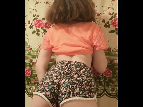 ❤️ Keçika ciwan a seksî li ber kamerayê kurtanên xwe ji xwe dike ☑ Pornoya anal li me ❌️❤