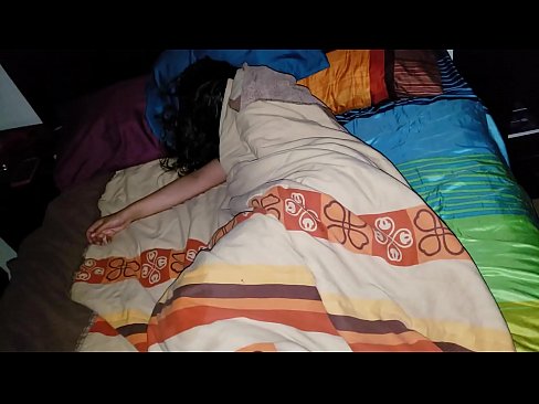 ❤️ Stepson dema ku di xew de ye, xatirê dayika xwe ya ciwan dike. ☑ Pornoya anal li me ❌️❤